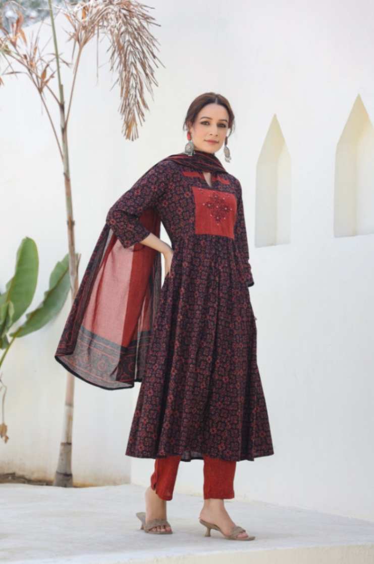 Trendy Pure Cotton Black Anarkali 3 Pcs Punjabi Suit with Dupatta [ Export Quality]