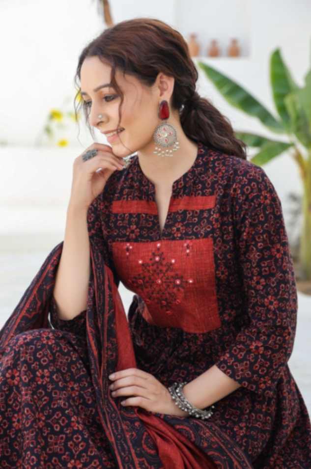 Trendy Pure Cotton Black Anarkali 3 Pcs Punjabi Suit with Dupatta [ Export Quality]